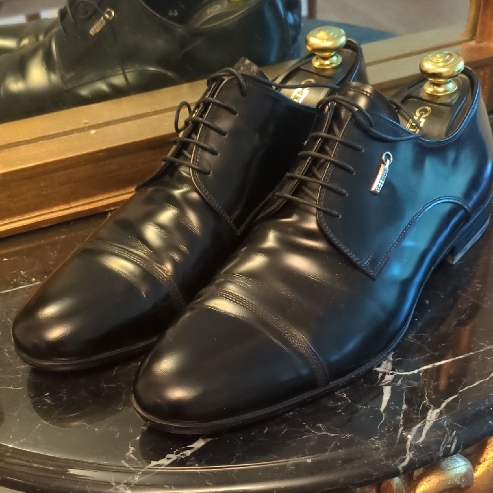 Classic Black Cap-Toe Men's Dress Shoes